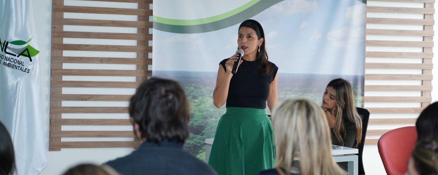 Fotografía sobre socialización con empresas agremiadas a SER Colombia