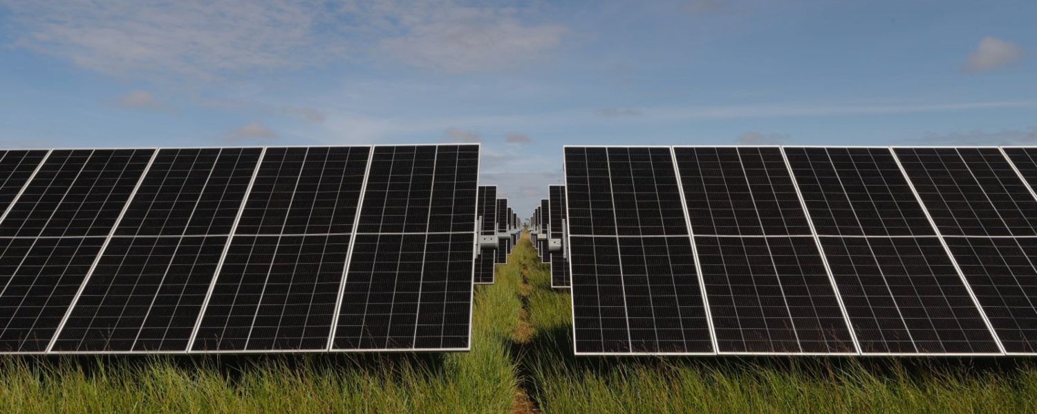 Imagen de referencia de paneles solares