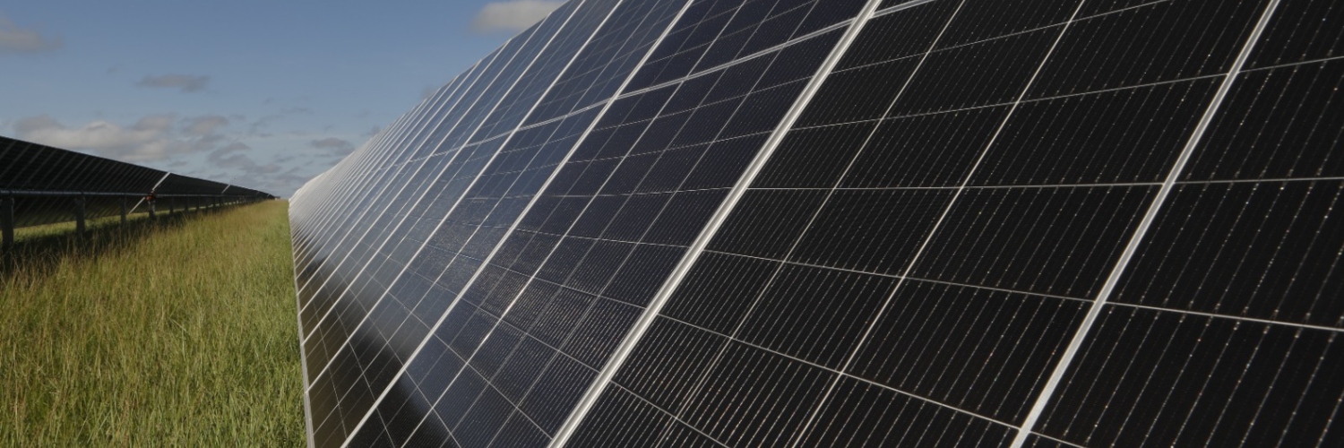 Banner de paneles solares