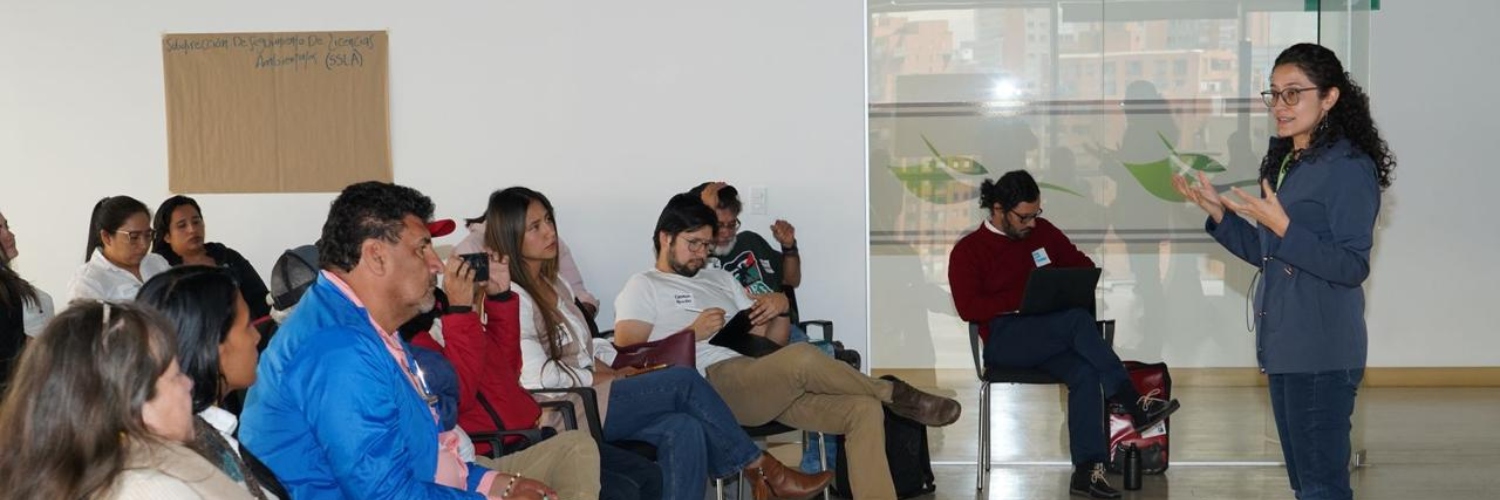 Imagen de la reunión sobre el primer encuentro “Ruta Conoce la ANLA” con firmantes de paz