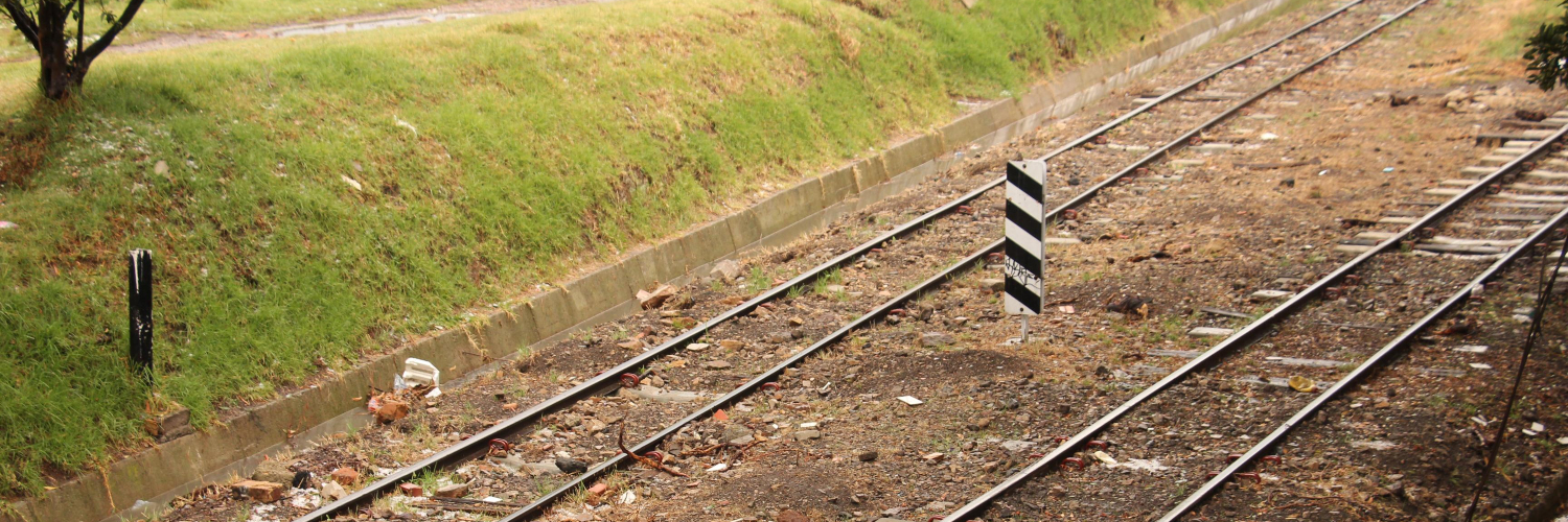 Imagen de referencia de carrileras del tren.