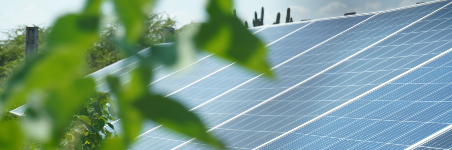 Imagen de referencia de paneles solares.