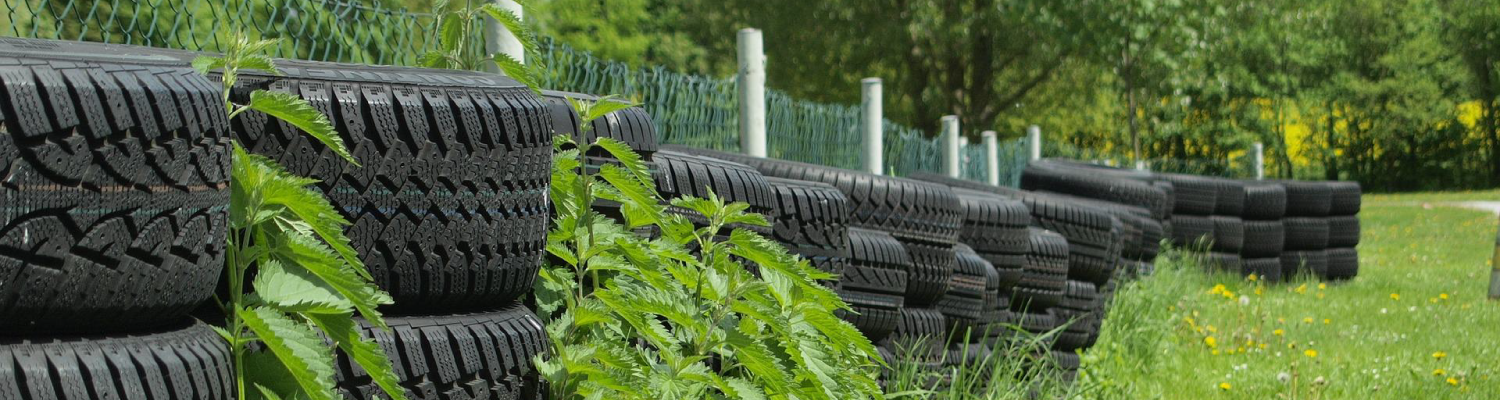 parque con llantas usadas